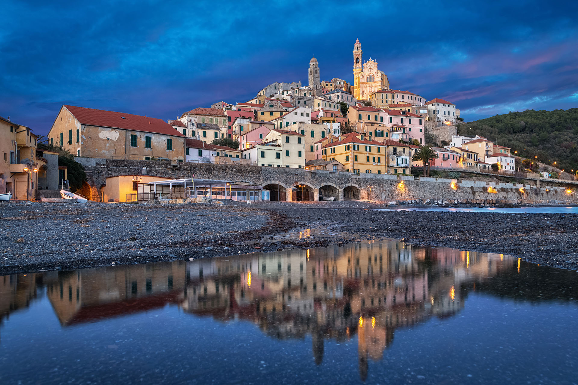 Scopri la Riviera dei Fiori e il borgo di Cervo
